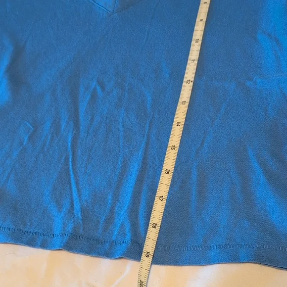 Universal Thread Blue V-Neck Crop Top - Picture 5 of 7